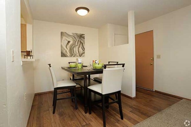 Photo - Silverado Apartments