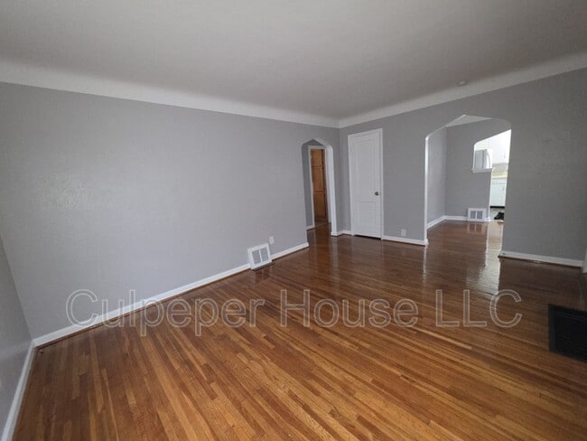 Photo - 530 Mayfair Blvd