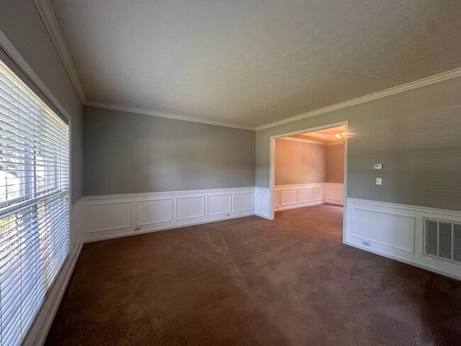 Photo - Spacious 4-Bedroom Home in Prospect – Lawn Care Included!