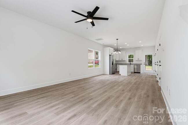 Photo - 104 Maple Ave NW