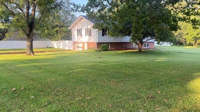 Photo - 1516-1518 W St Louis St