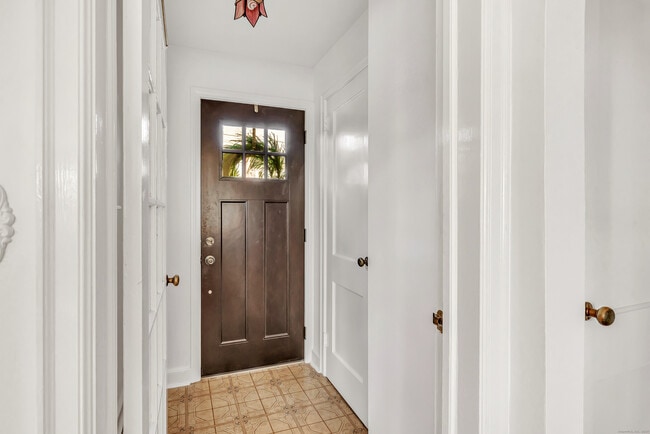 Photo - 124 Stiles St