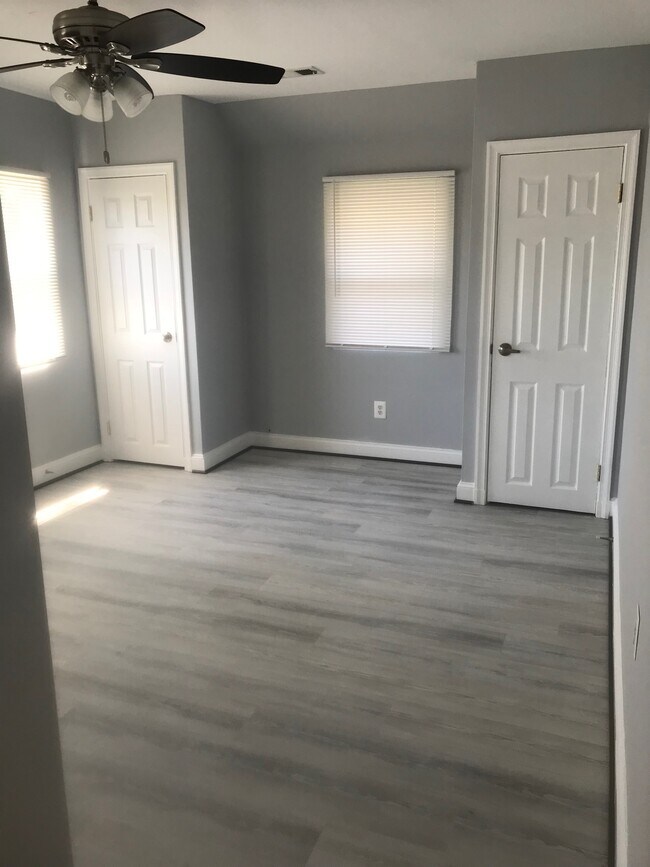 Photo - 928 Argonne Dr