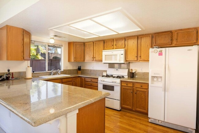 Photo - 2111 Sophy Pl