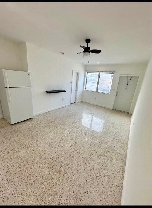 Photo - 401 SW 8th Ct Unit Apt. 2