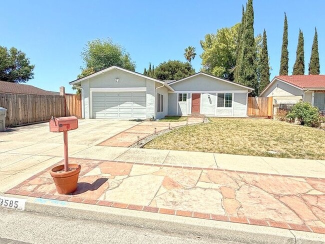 Photo - 3585 Cadwallader Ave House