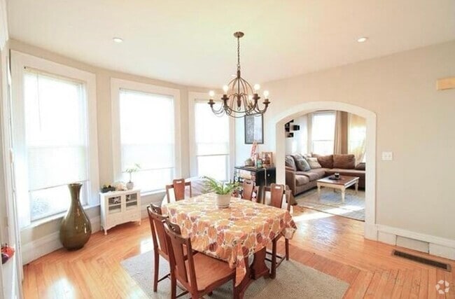 Building Photo - 33 Montcalm Ave Unit 1 Rental