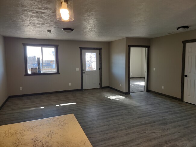 Family Room/Front Door - 812 E 5th St Unit #2