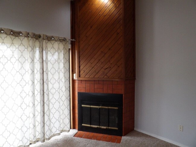 Photo - 6806 NW Willow Springs Dr