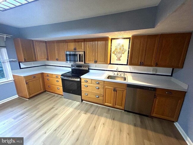 Photo - 15723 Edgewood Dr