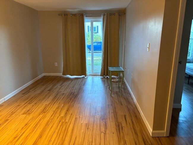 Photo - 64 Esker Rd Unidad 1