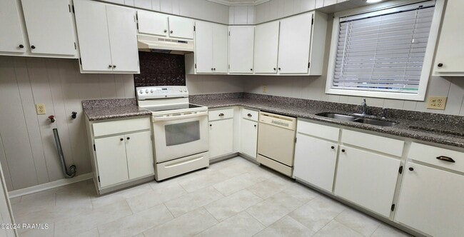 Photo - 403 Bell Downs Dr