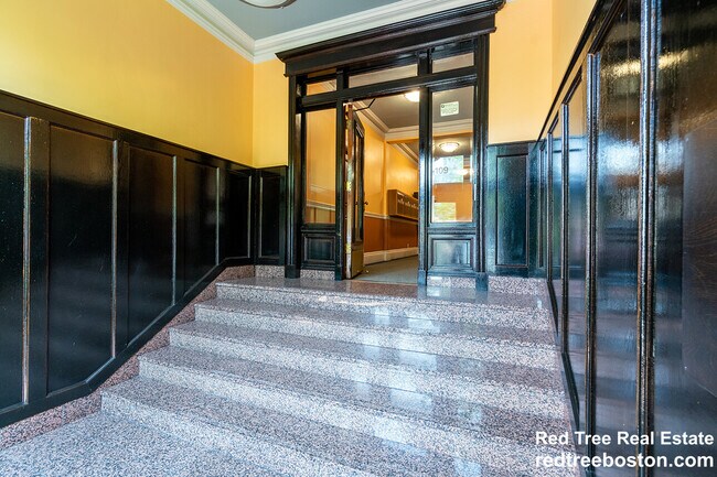 Photo - 107 Queensberry St Unit 1