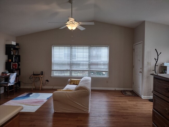 Photo - 7345 Hollis St