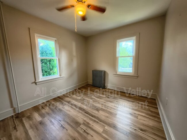 Photo - 365 E Prospect St