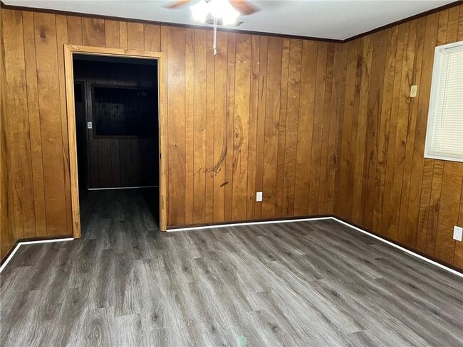Photo - 557 Shalimar Rd