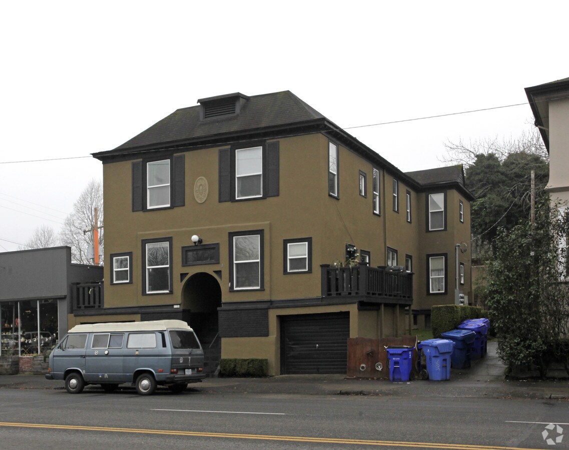 Photo - 2126 E Burnside St