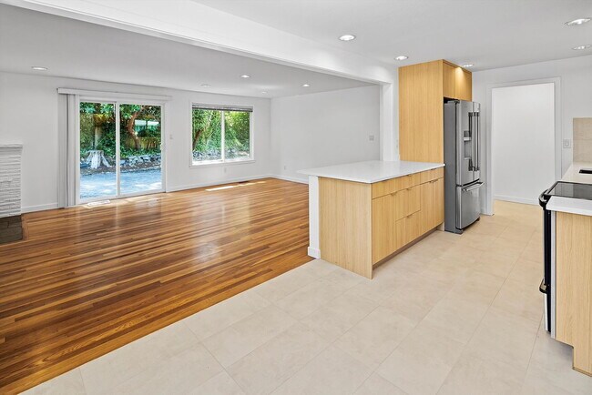 Photo - "Charming 3-Bedroom Bellevue Apartment with 2 Full Baths and 1240 Sq Ft of Living Space!"