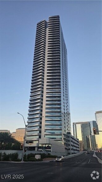 Building Photo - 4471 Dean Martin Dr Unit 2610 Rental