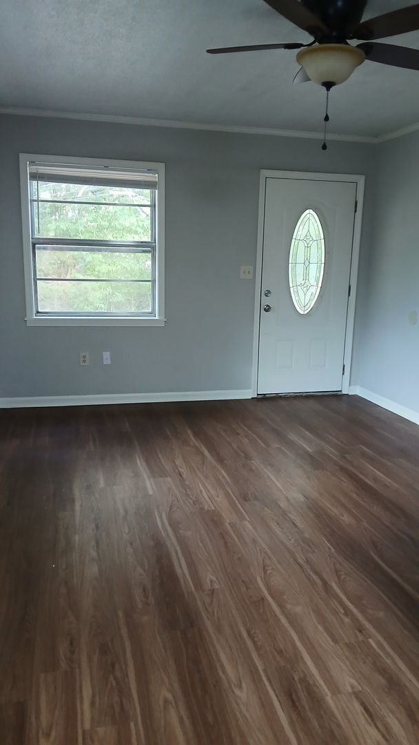 Building Photo - 1 BD/ 1 BA