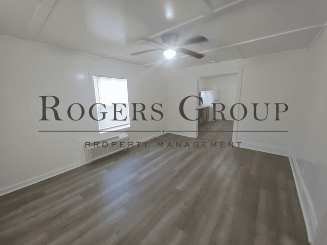 Photo - 746 Southerland St