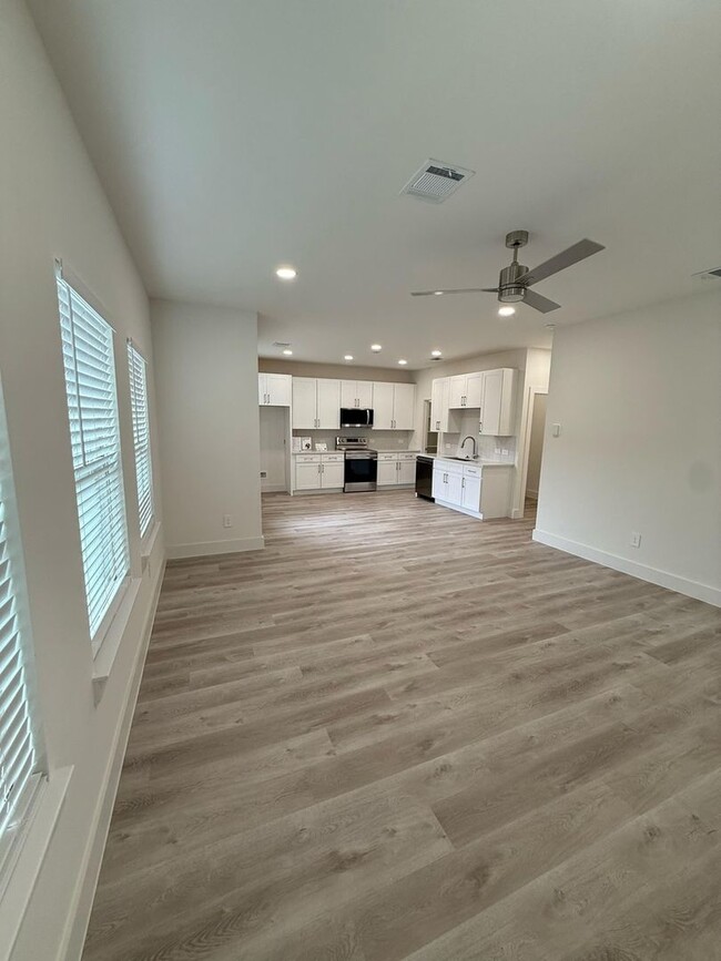 Photo - 144 Pinkie Holmes Dr