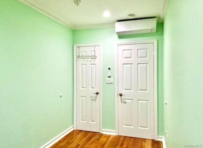 Photo - 99-15 Ascan Ave