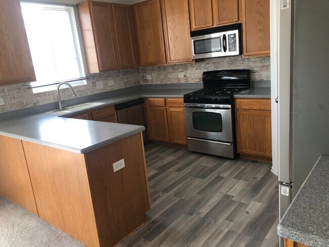 Photo - 928 Charlton Ln