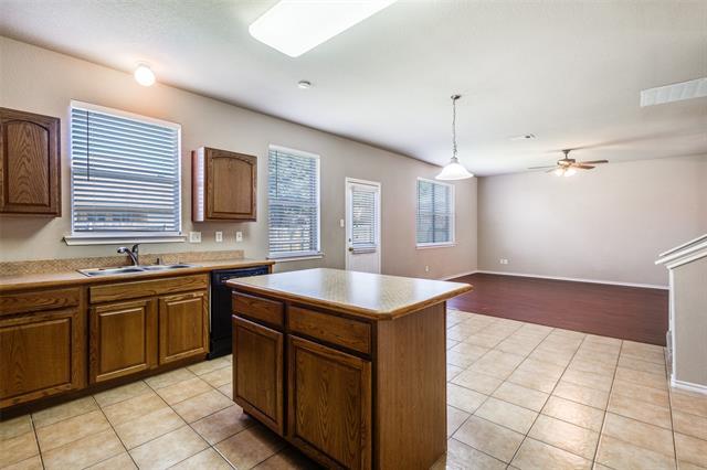 Photo - 2033 Meadow View Dr