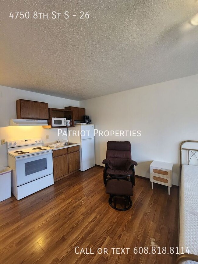 Studio with kitchenette in Wisconsin Rapid... - Studio with kitchenette in Wisconsin Rapid... Apartment Unit 26