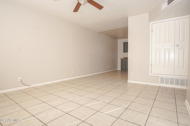 Photo - 216 S Schutz Dr Unit 6