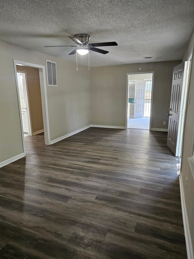 Photo - 4746 Hodge Rd