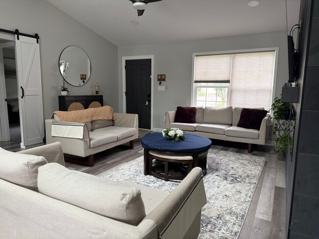 Photo - 50 S Dockside