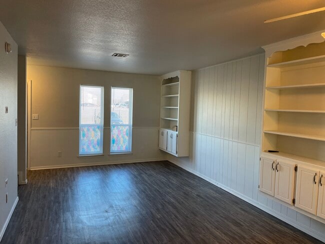 Photo - 1901 E Lindsey St