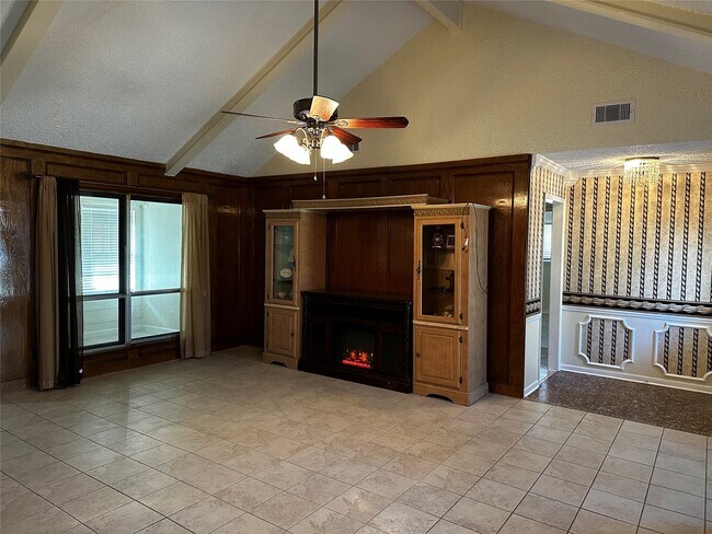 Photo - 330 Maybrook Dr