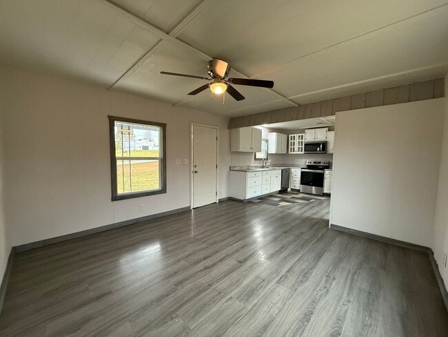 Photo - 3 Bedroom 1.5 Bath Mobile Home in Mosheim, TN