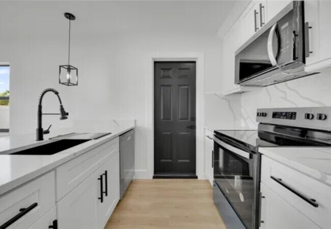 Photo - 3031 28th St N