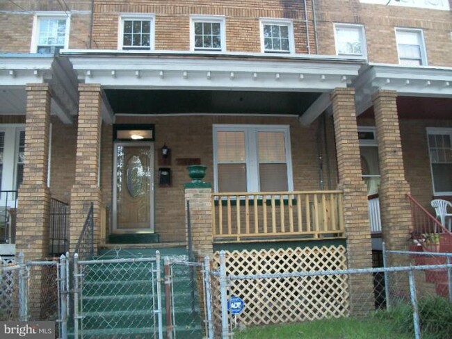 Photo - 1429 S St SE Townhome