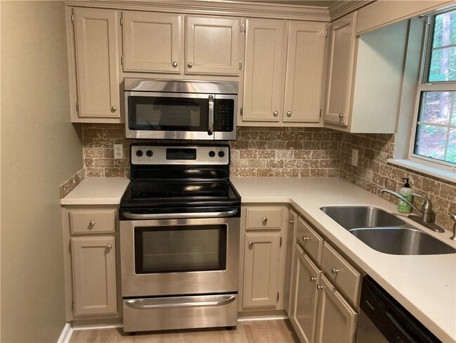 Photo - 6110 Lakeside Ct
