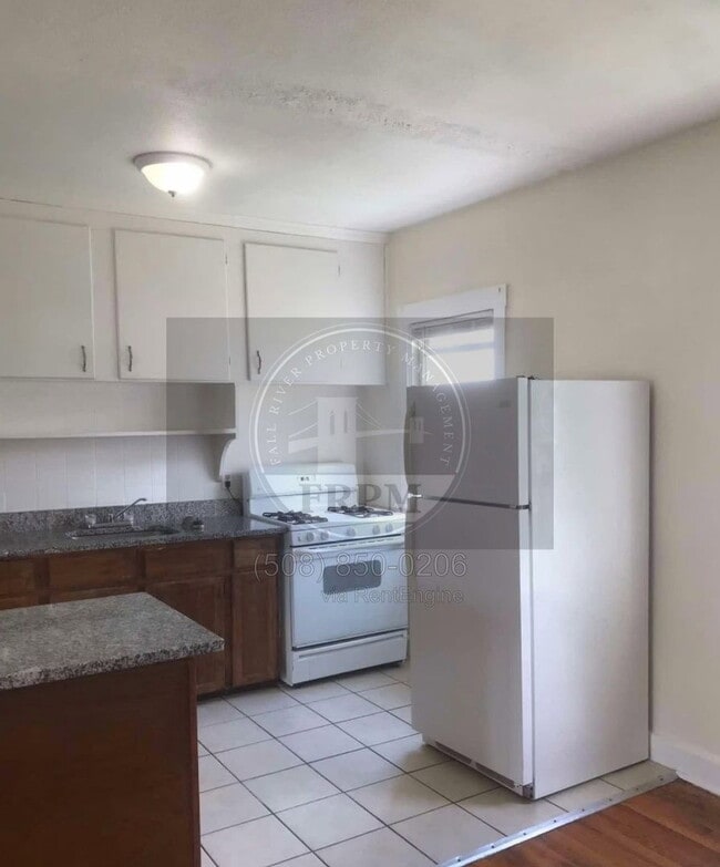 Building Photo - 118 Seabury St Unit 2N