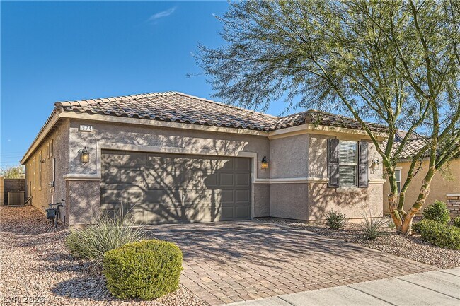 Photo - 974 Spiracle Ave