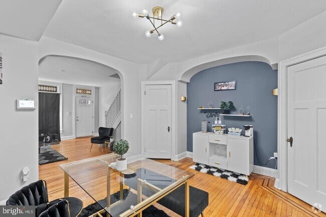 Building Photo - 910 N Kenwood Ave Rental