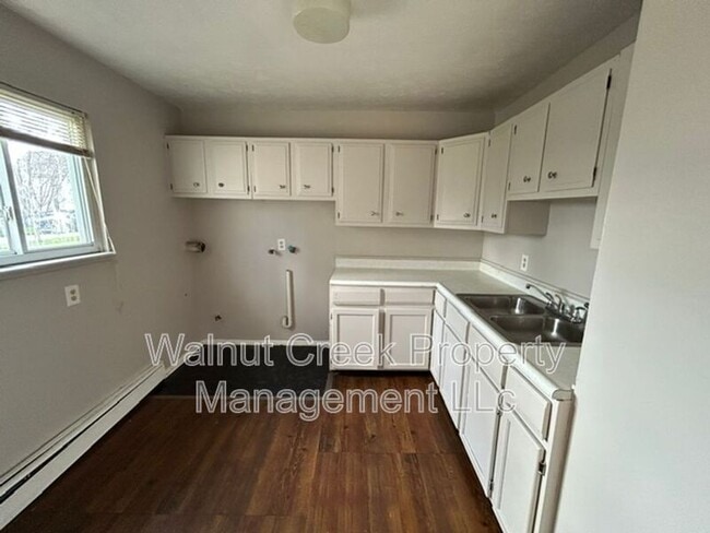 Photo - 138 Mendel Ct Unit 2