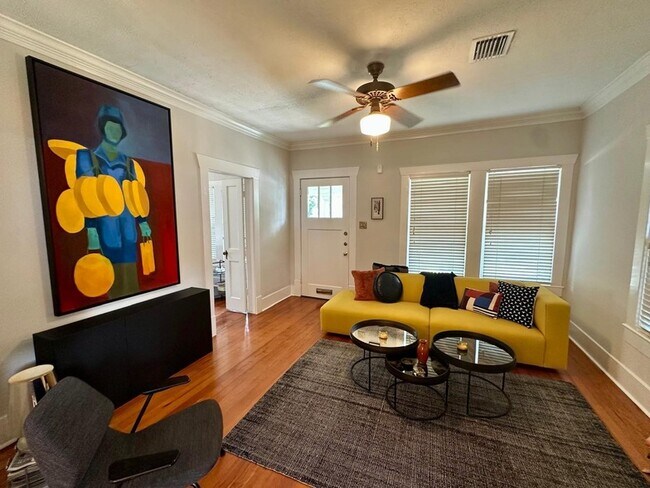 Photo - 601 W 18th St Casa