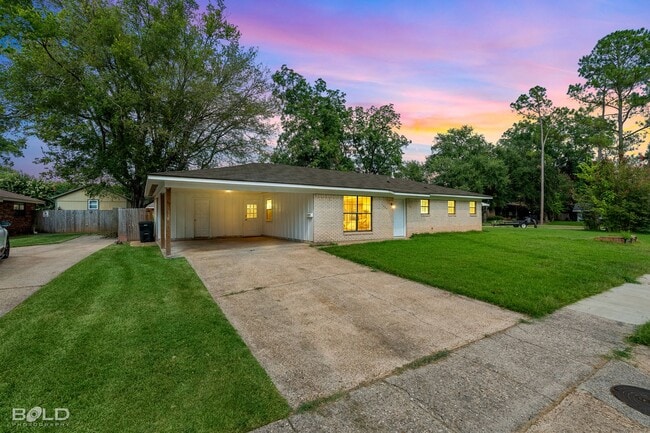 Photo - 1623 Success St
