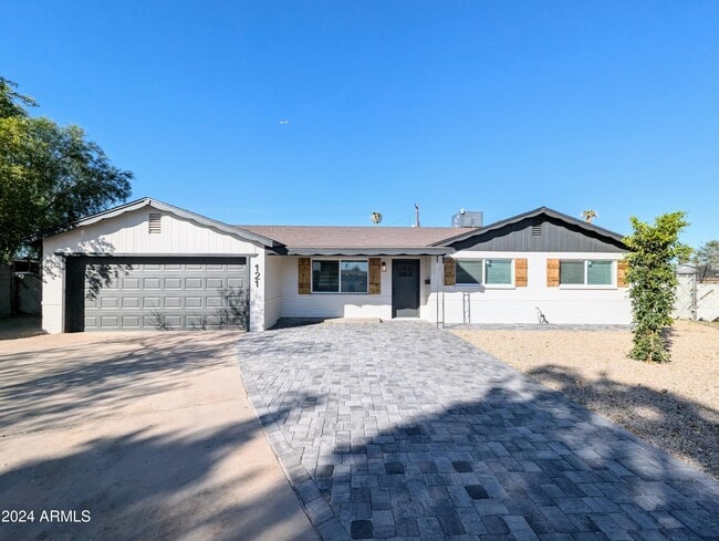 Building Photo - 121 N Flint Cir