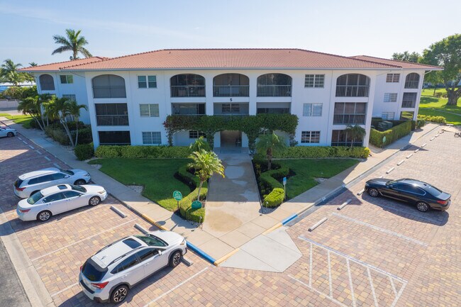 Photo - 5 High Point Cir W Unit 212