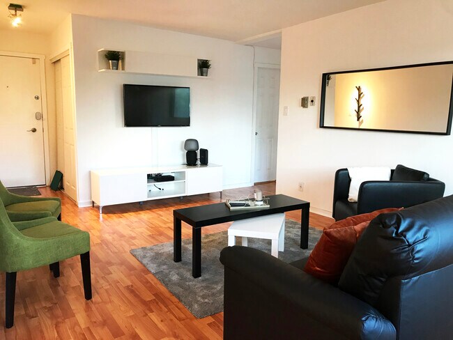 Living Room - 1366 Garfield St Condo Unit 502