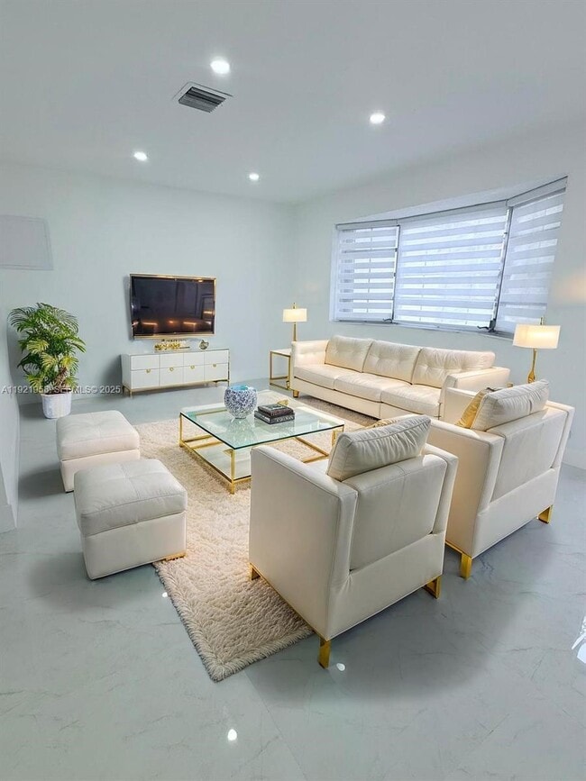 Photo - 4240 SW 27th St