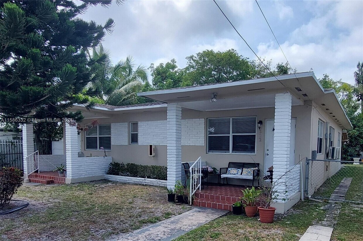 Photo - 522 NW 97th St (Miami, FL)